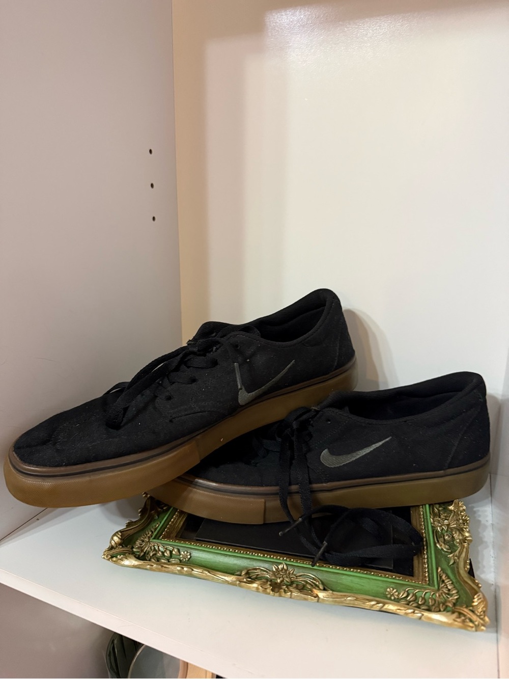 Nike Men’s Black Canvas Sneakers